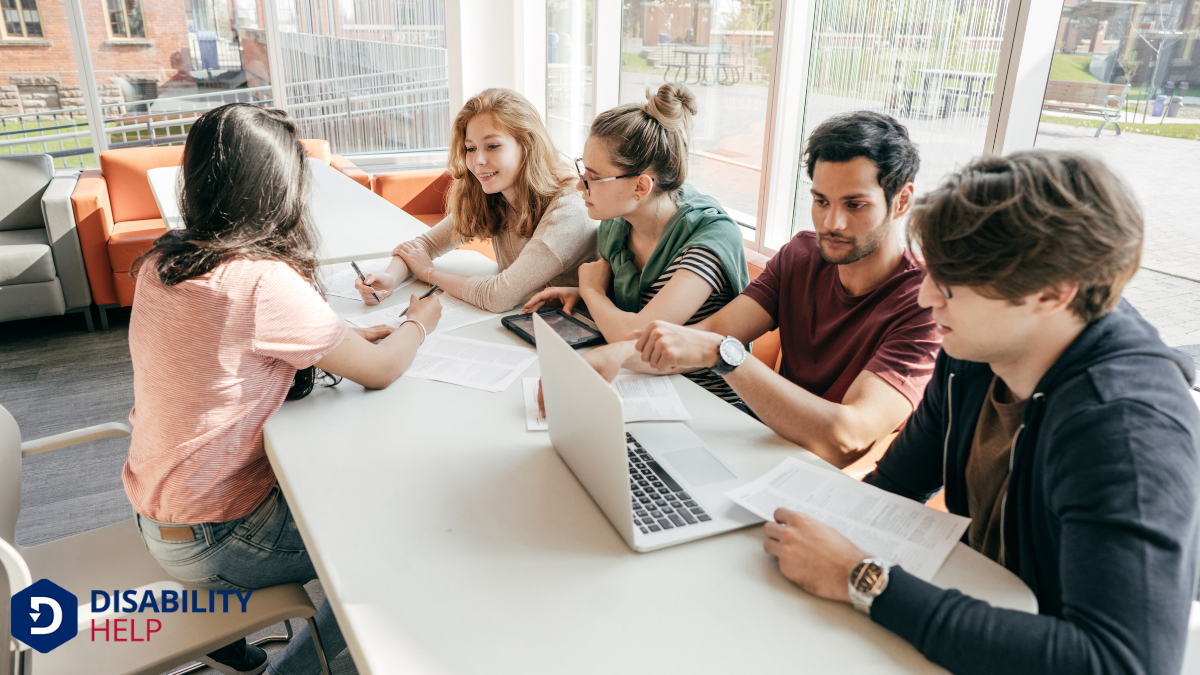 Key Scholarship Programs Offering Internships